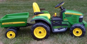Peg_Perego_Turf_Tractor_a1fc2645ca1e0b36e981_1